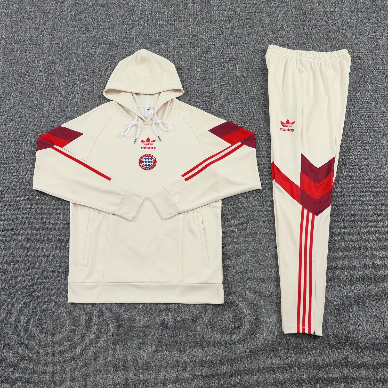 Bayern München off-white Tracksuit originals Bayern München off-white Tracksuit originals
